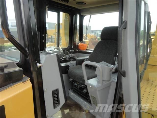 CAT D 8 R Telaketjupuskutraktorit