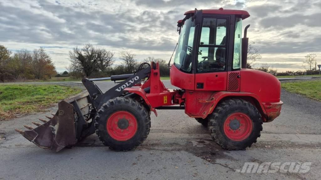 Volvo L 30 B Pyöräkuormaajat