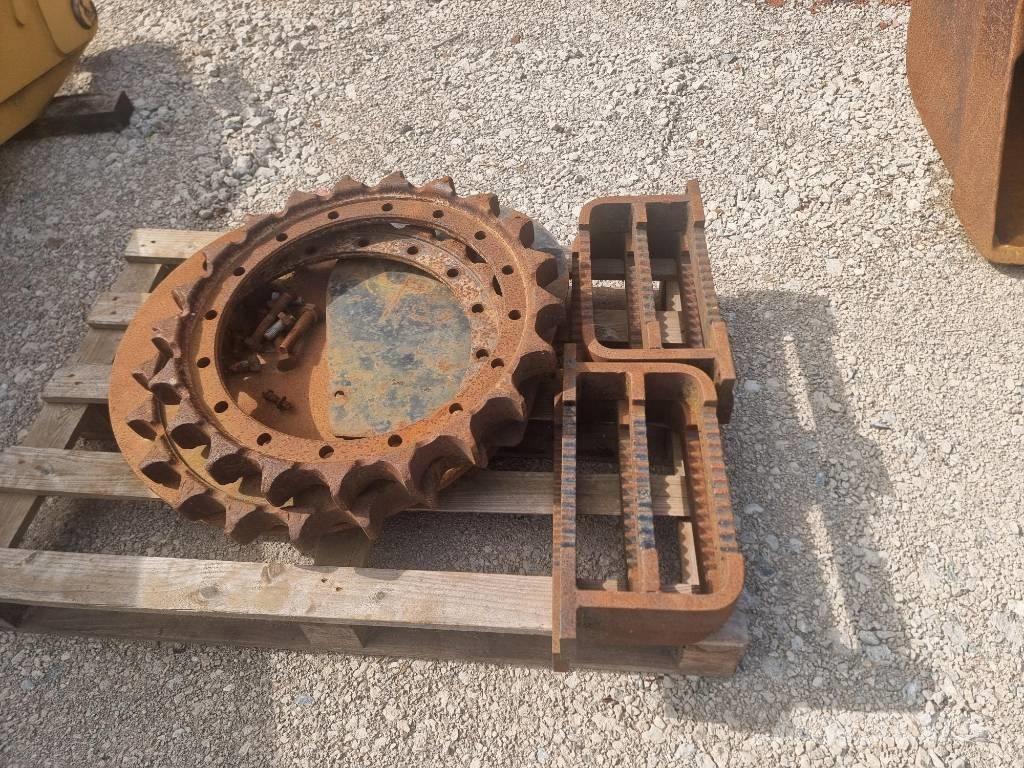 CAT 320 D FOR PARTS Telakaivukoneet