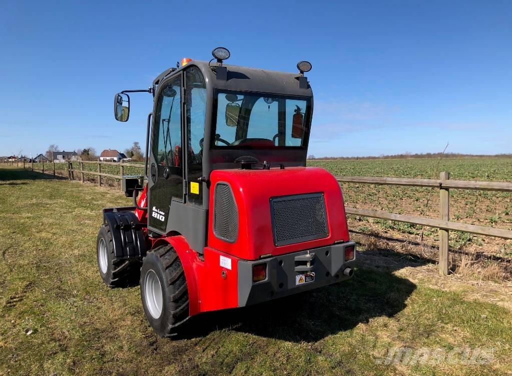  Max Loader 810 Pienkuormaajat