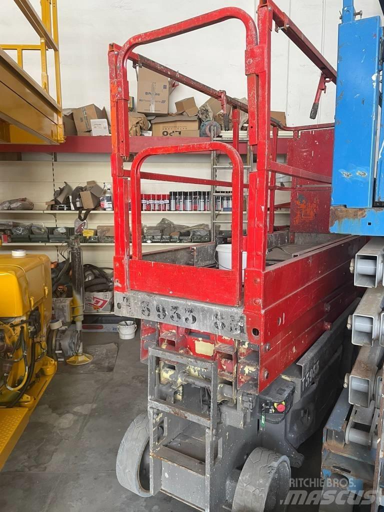 JLG 2030 ES Saksilavat
