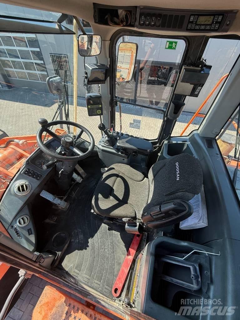 Doosan DL 300-3 Pyöräkuormaajat