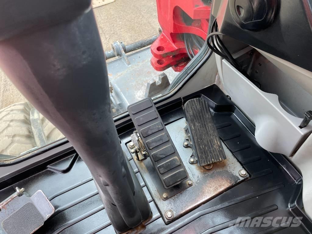 Takeuchi TB 295 W Pyöräkaivukoneet