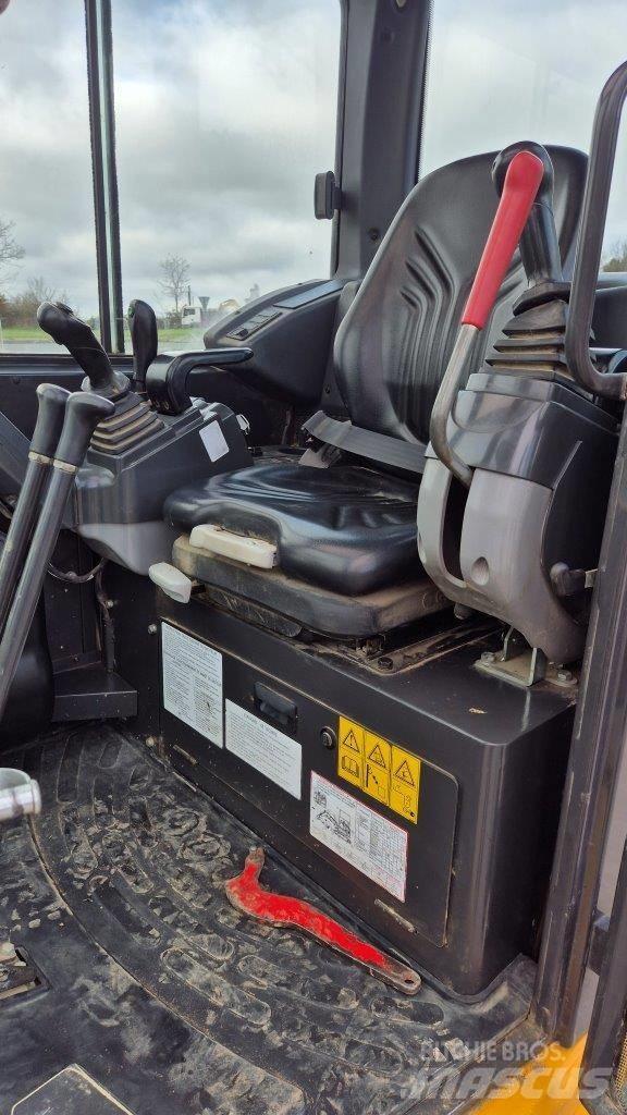 Kato HD 30V4 Kaivurikuormaajat