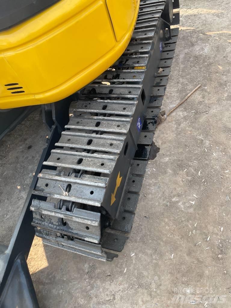 Komatsu PC 35 Minikaivukoneet < 7t