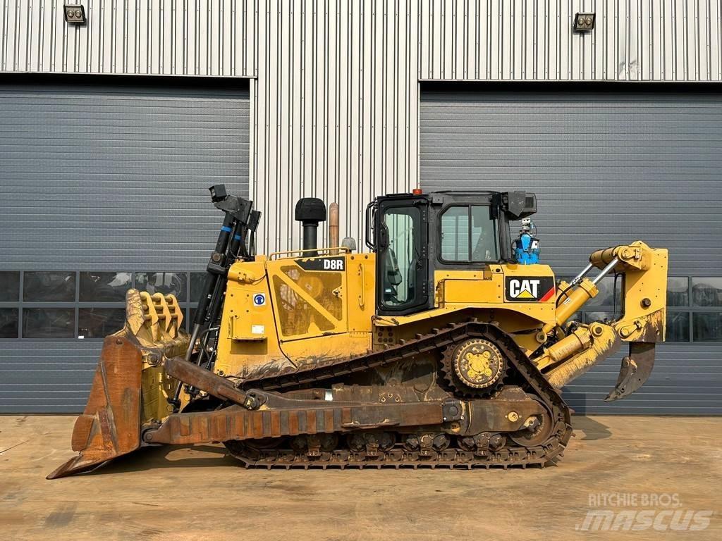 CAT D8R Telaketjupuskutraktorit