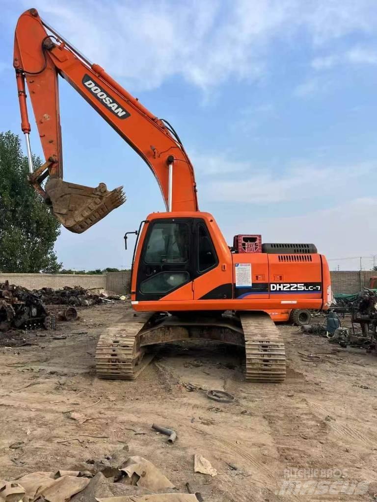 Doosan DH 225 LC-9 Telakaivukoneet