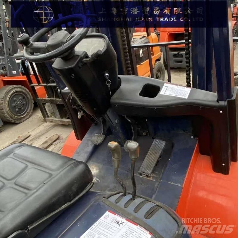 Heli 30 Dieseltrukit