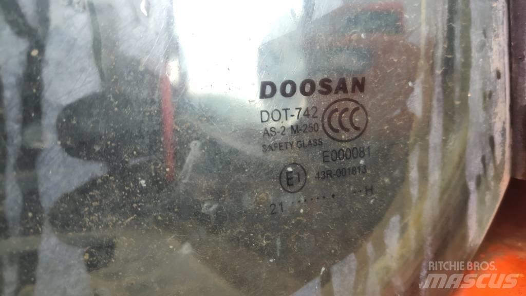 Doosan DX225LC-9C Telakaivukoneet