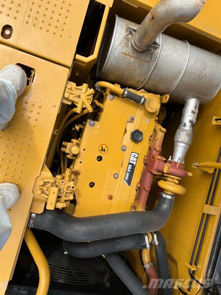CAT 320 D Telakaivukoneet
