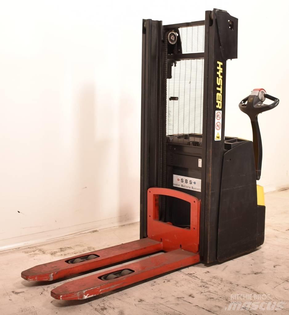 Hyster S1.4 Käyden ajettavat pinoamistrukit