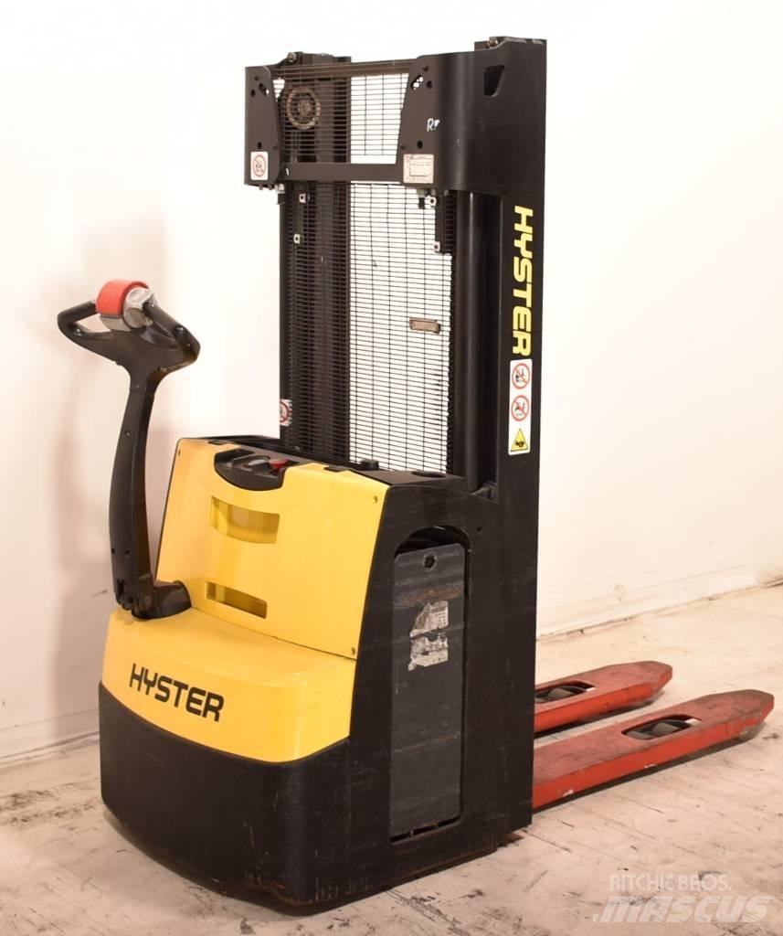 Hyster S1.4 Käyden ajettavat pinoamistrukit