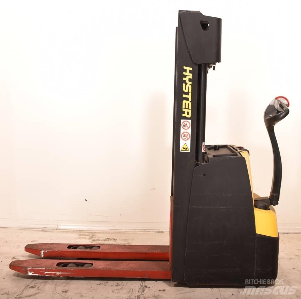 Hyster S1.4 Käyden ajettavat pinoamistrukit