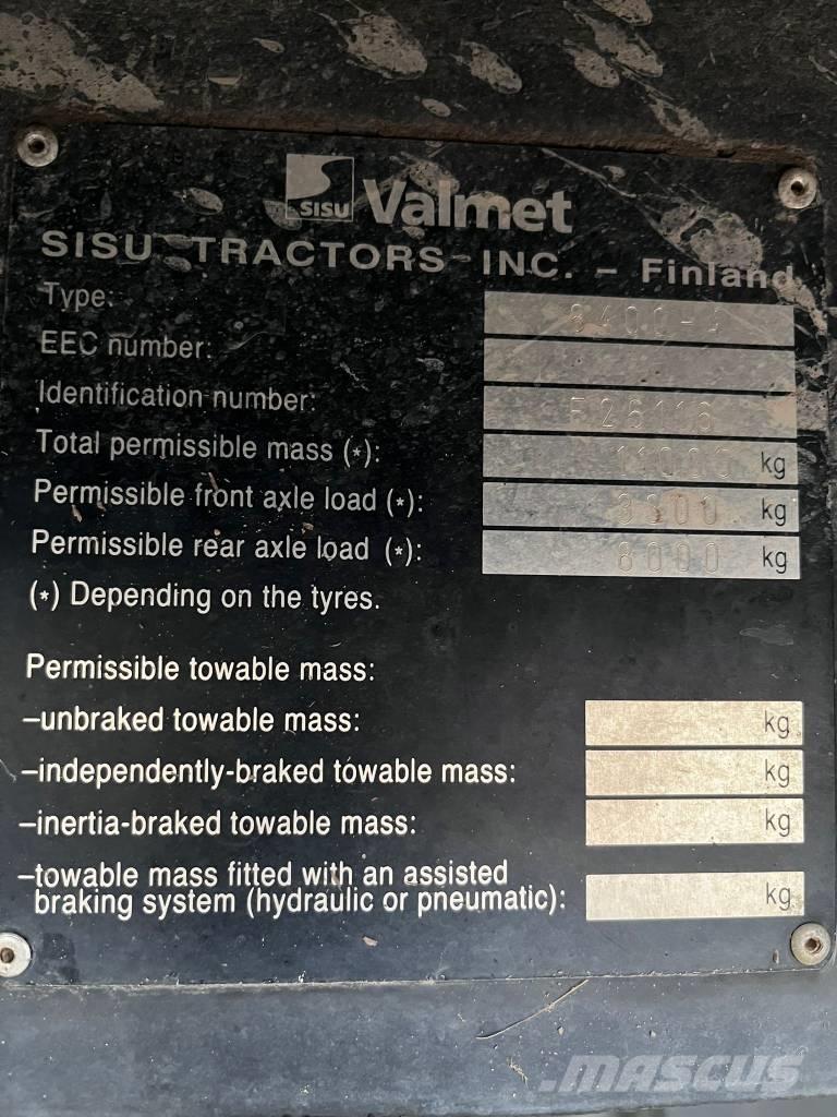 Sisu Valmet 8400 Traktorit