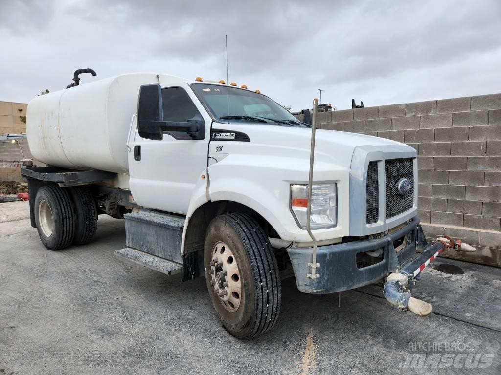 Ford F 650 Vesisäiliöautot
