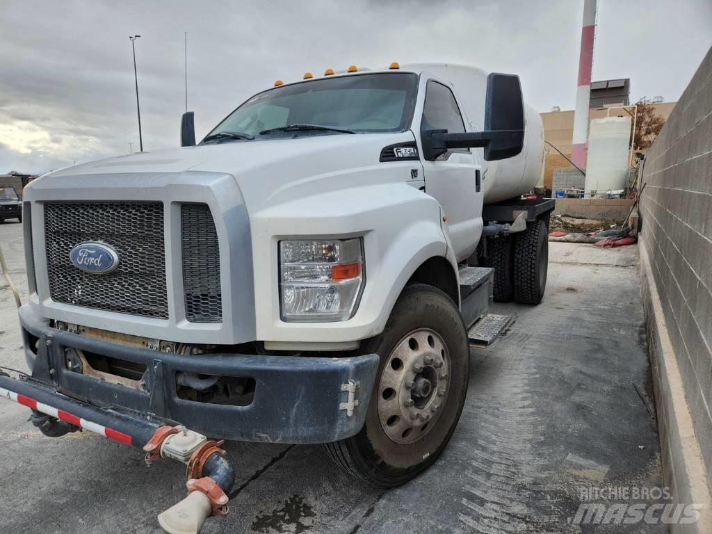 Ford F 650 Vesisäiliöautot