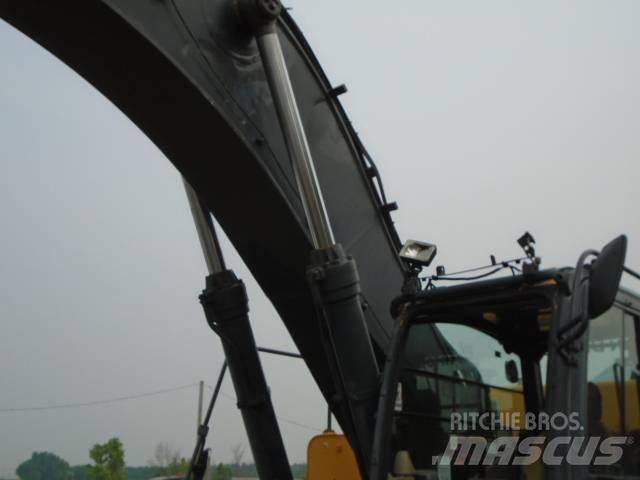 John Deere 450 DLC Telakaivukoneet