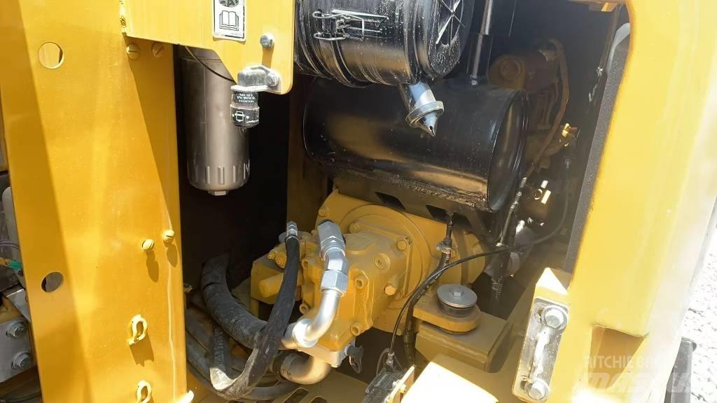 CAT 306 Telakaivukoneet