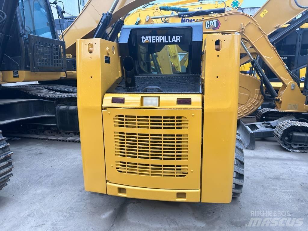 CAT 246 D Liukuohjatut kuormaajat