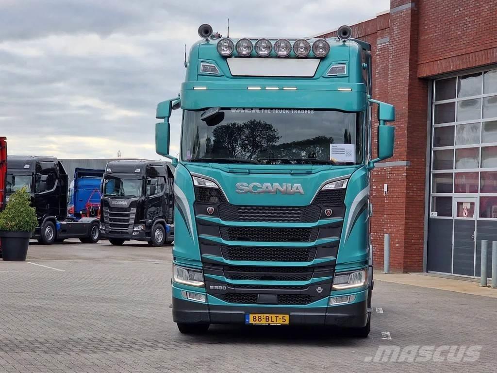 Scania S580 A4x2NB Vetopöytäautot