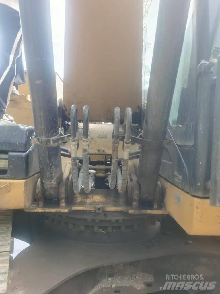 CAT 320 D2 Telakaivukoneet