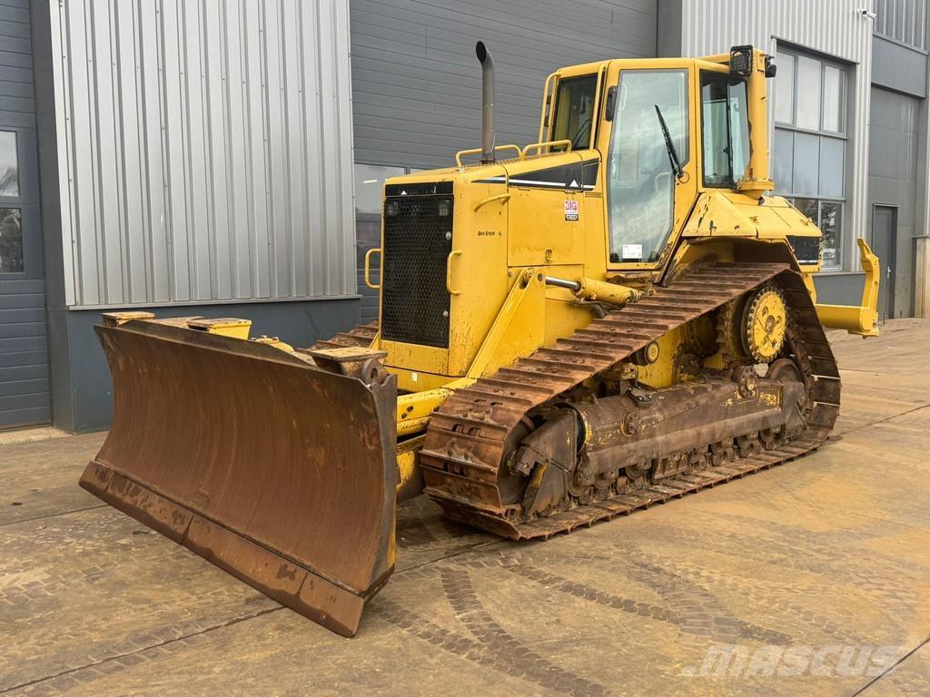 CAT D6N XL Telaketjupuskutraktorit