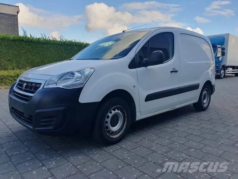 Peugeot Partner Jakeluautot