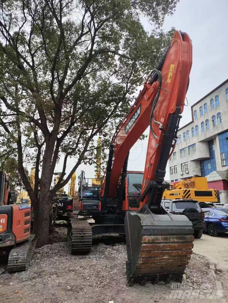 Doosan DX300LC-9c Telakaivukoneet