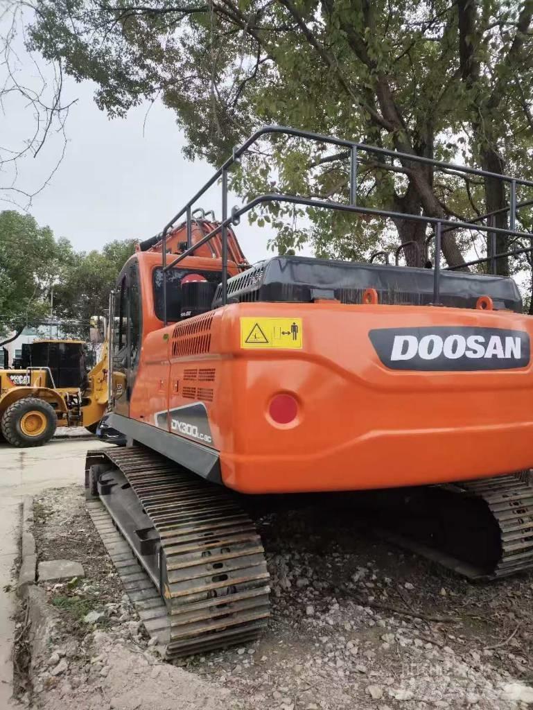 Doosan DX300LC-9c Telakaivukoneet