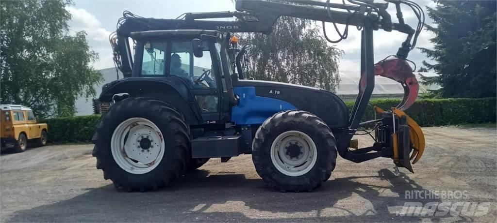 Valtra T130 Traktorit