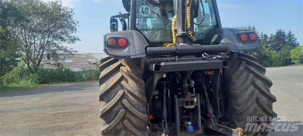 Valtra T130 Traktorit