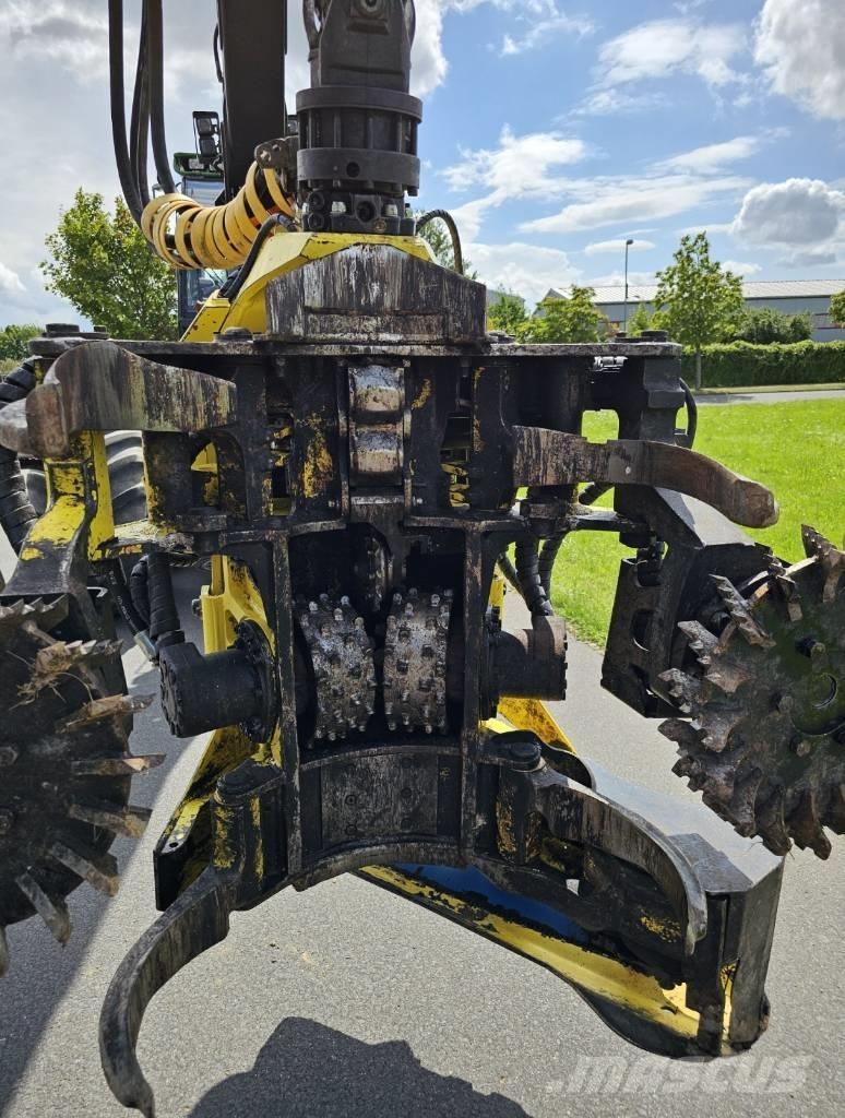 John Deere 1270 D Harvesterit