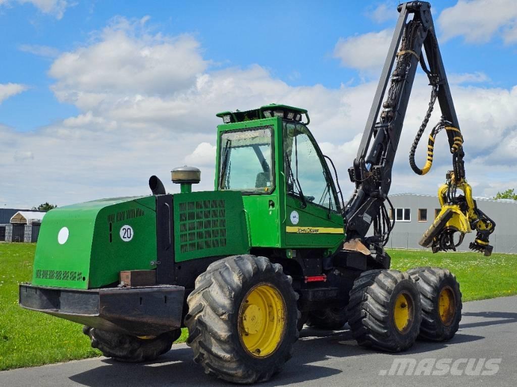 John Deere 1270 D Harvesterit