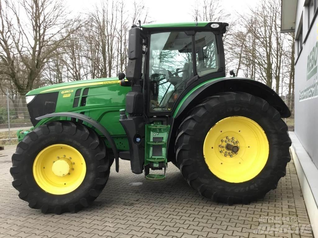John Deere 6250R Traktorit