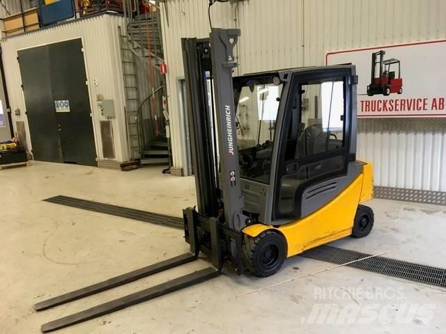 Jungheinrich EFG 320 Sähkötrukit