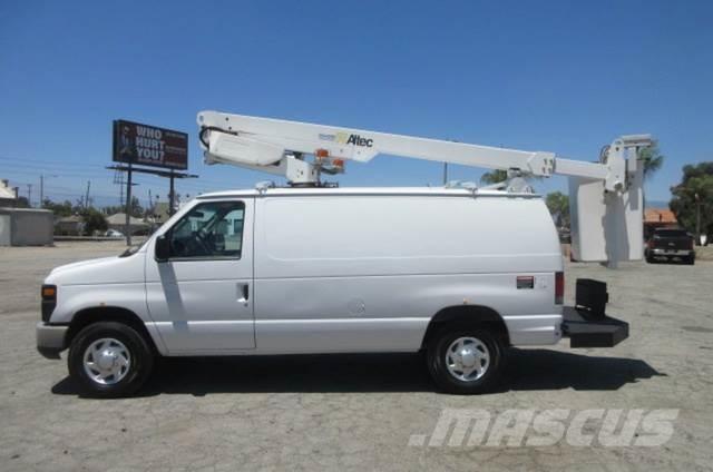Ford E350 Hinausautot