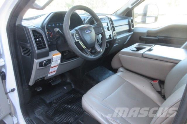 Ford F550 Hinausautot
