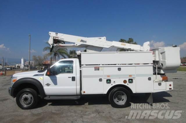 Ford F550 Nostolava-autot
