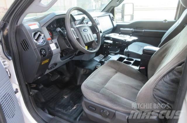 Ford F550 Nostolava-autot