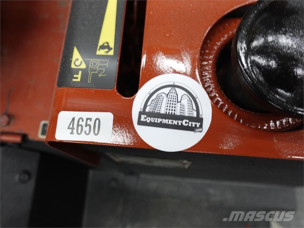 Ditch Witch 3700 Ketjukaivurit