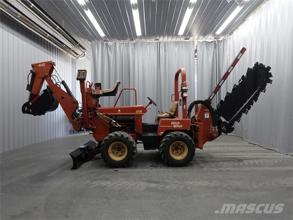 Ditch Witch 5700 Ketjukaivurit