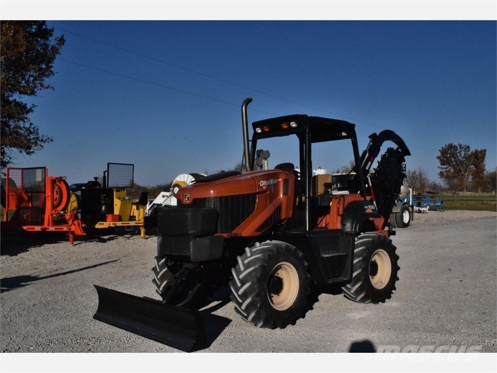 Ditch Witch RT100 Ketjukaivurit