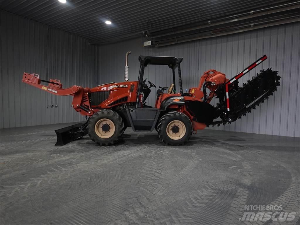 Ditch Witch RT120 Ketjukaivurit