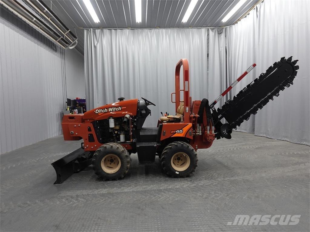 Ditch Witch rt45 Ketjukaivurit