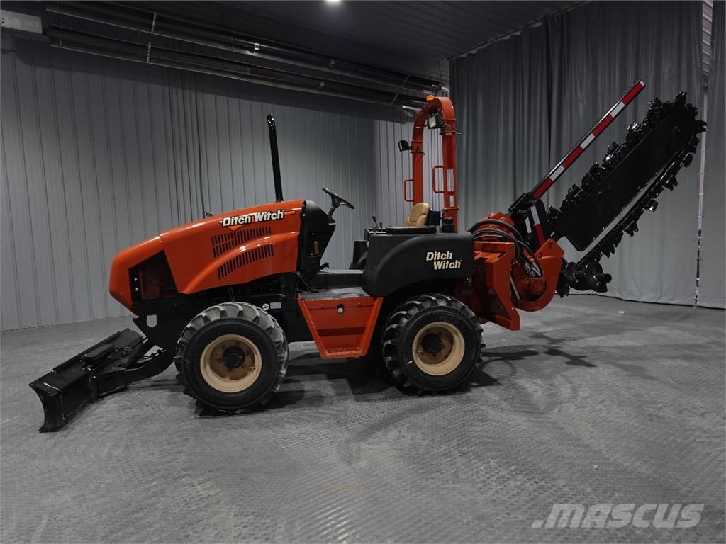 Ditch Witch RT80 Ketjukaivurit