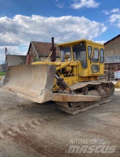 CAT D6C Telaketjupuskutraktorit