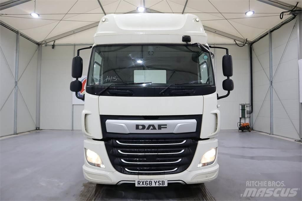 DAF CF450 Vetopöytäautot