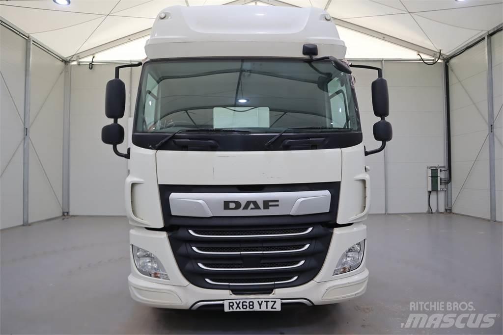 DAF CF450 Vetopöytäautot