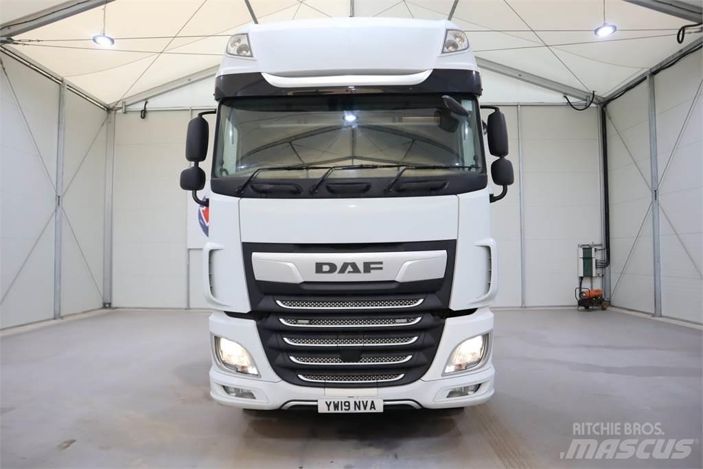 DAF XF530 Vetopöytäautot
