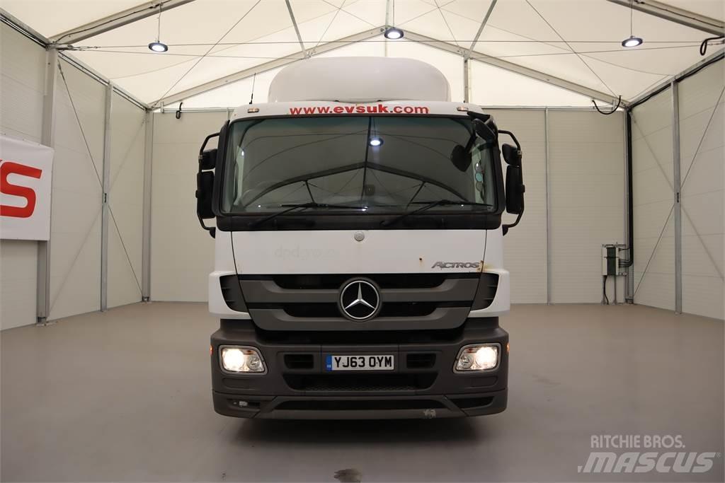 Mercedes-Benz Actros 1836 Vetopöytäautot
